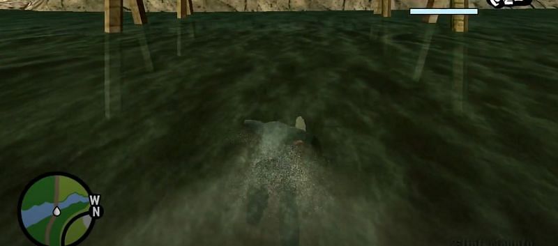 CJ svømmer i GTA San Andreas (Billede via Rockstar Games)