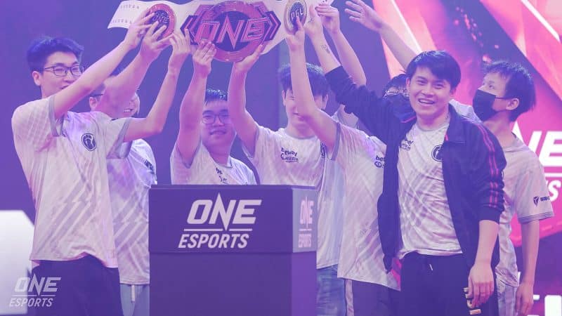 Zakarun gasar DAYA Esports Dota 2 Singapore Manyan, Invictus Gaming, suna riƙe bel ɗin zakara bayan lashe Babban Finals