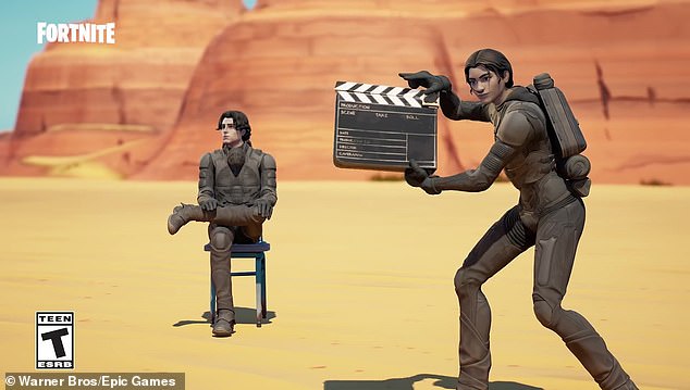 Movie clapboard: Videoen åbnede med Zendayas karakter Chani i Fortnite, der ramte en film clapboard, da Timothées karakter Paul Atreides sad i en stol i baggrunden