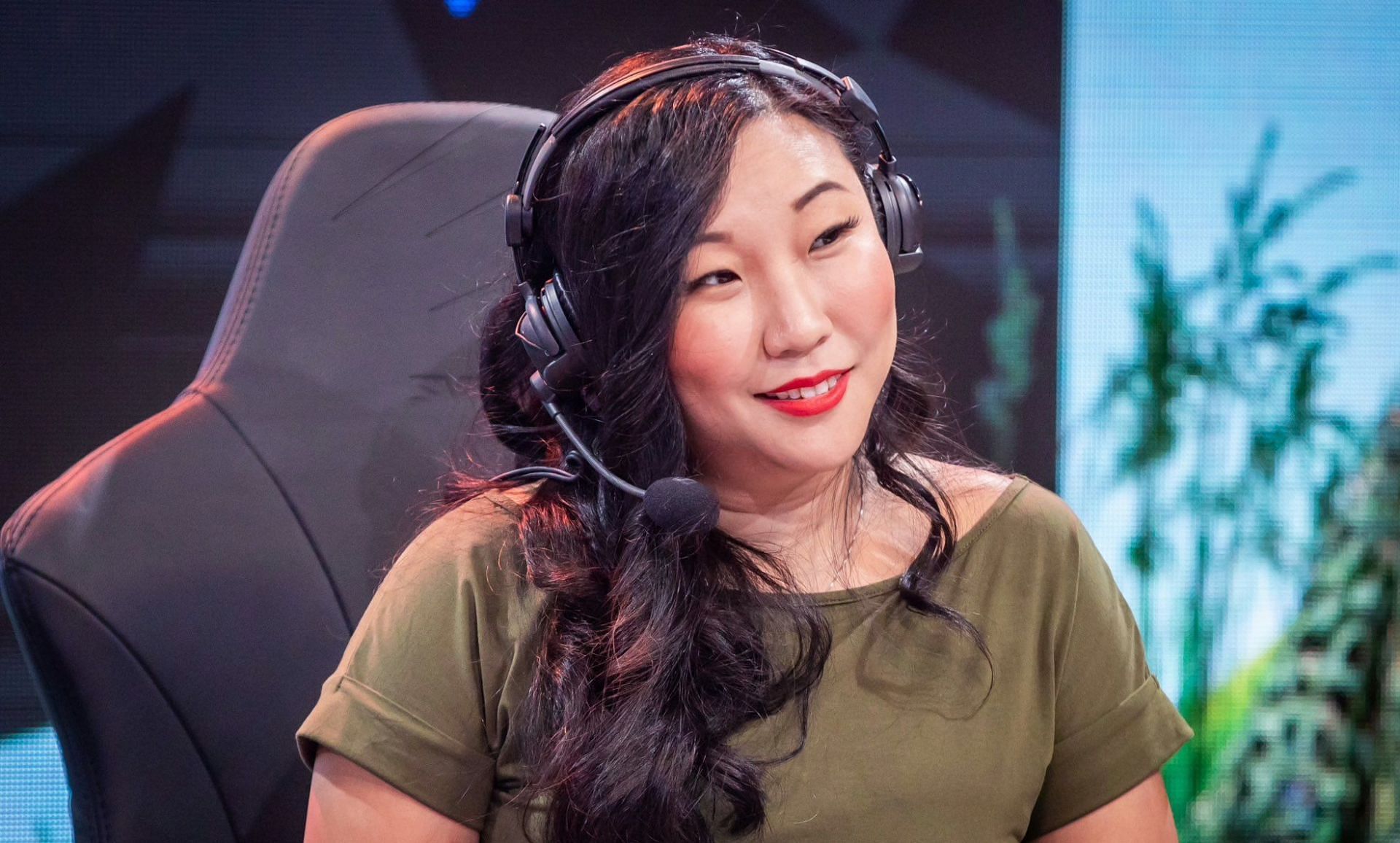 Moxxi has been streaming Dota 2 for over five years now (image via ESLDota2/Twitter)
