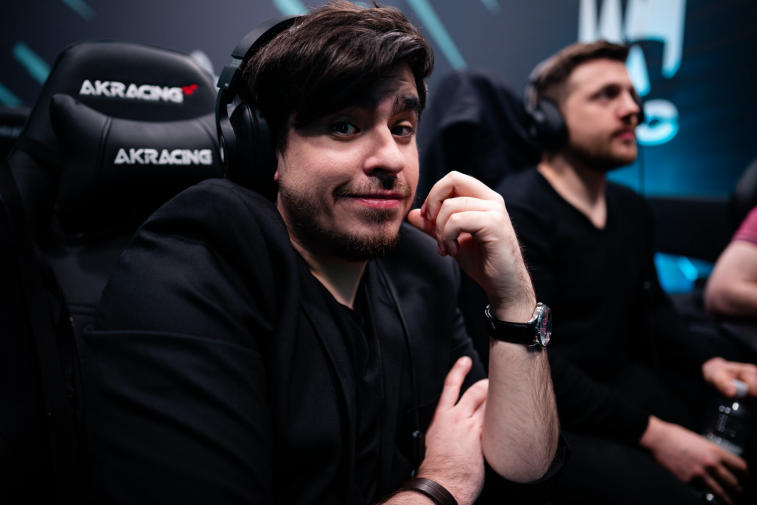 League of Legends nyhedsoversigt.  League of Legends -nyheder - gennemgang af eSports -begivenheder, analyser, meddelelser, interviews, statistikker
