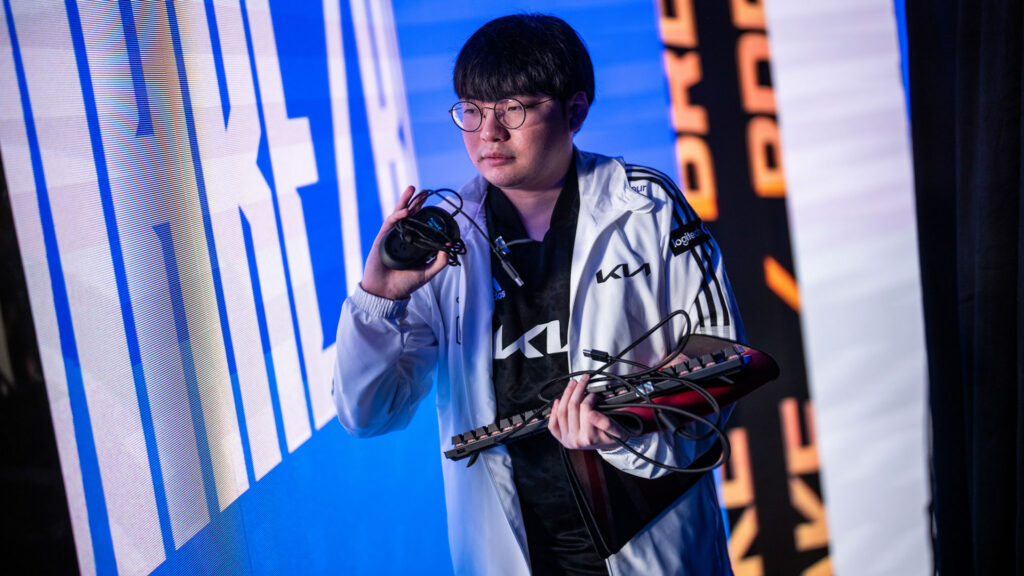 DWG KIA BeryL ved League of Legends Worlds 2021.