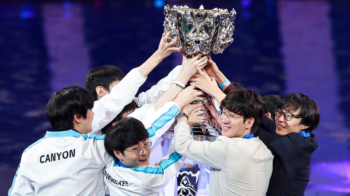 Damwon løfter Summoners Cup ved Worlds 2020