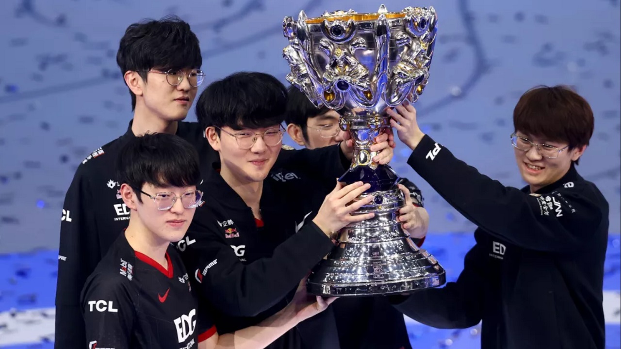 DOTA 2: TI10 & LoL Worlds 2021 skubbede Twitch-seertallet til et højdepunkt på 5 måneder