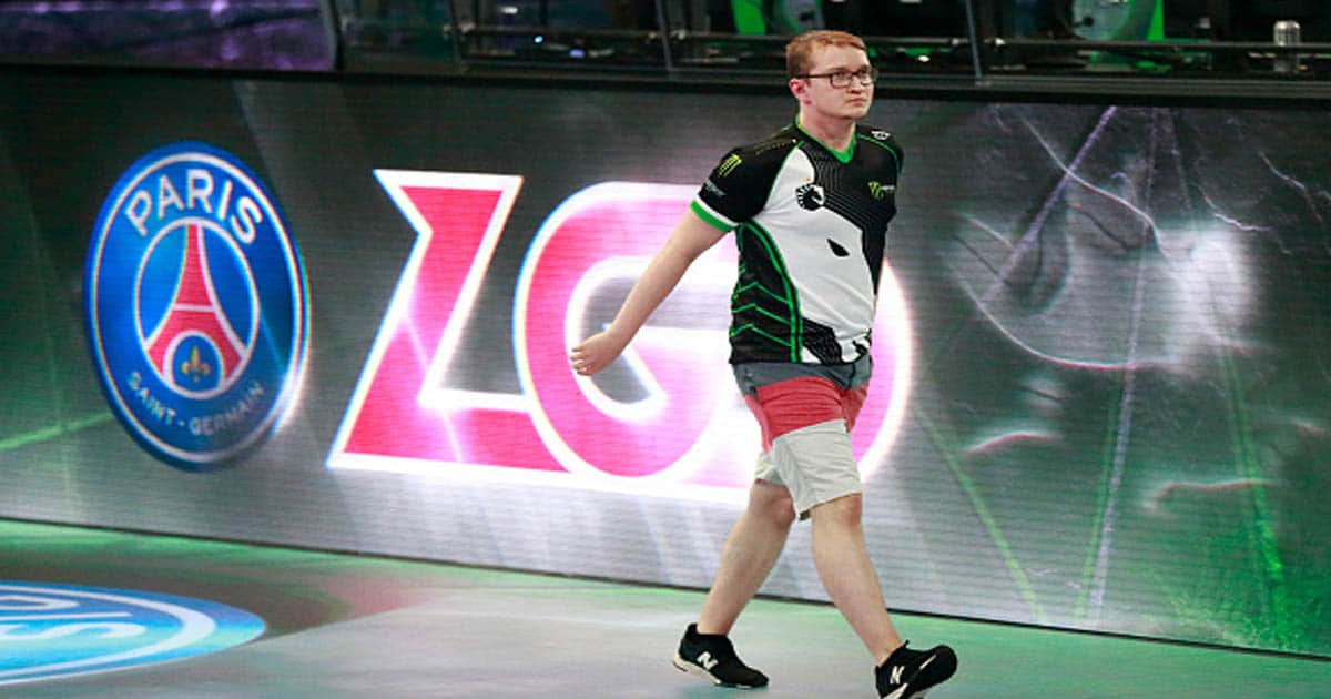 Lasse Urpalainen fra Team Liquid går af scenen efter at have tabt til PSG.LGD