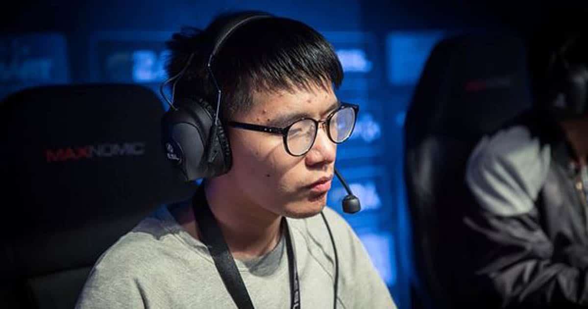 egamer zhang yiping set spil på skrivebordet