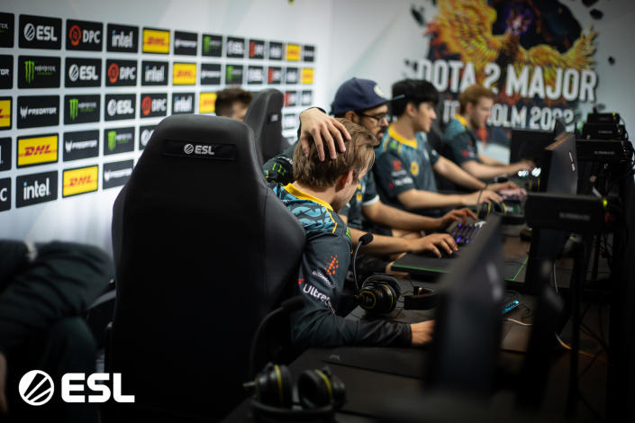 Evil Geniuses skal vinde fire kampe mod Beastcoast for at komme til slutspillet nu (Kilde: ESL)