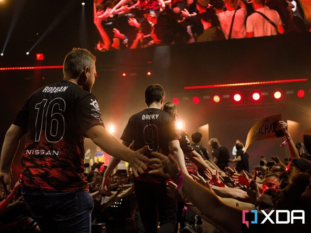 Faze Clan går til scenen ved IEM Cologne 2022