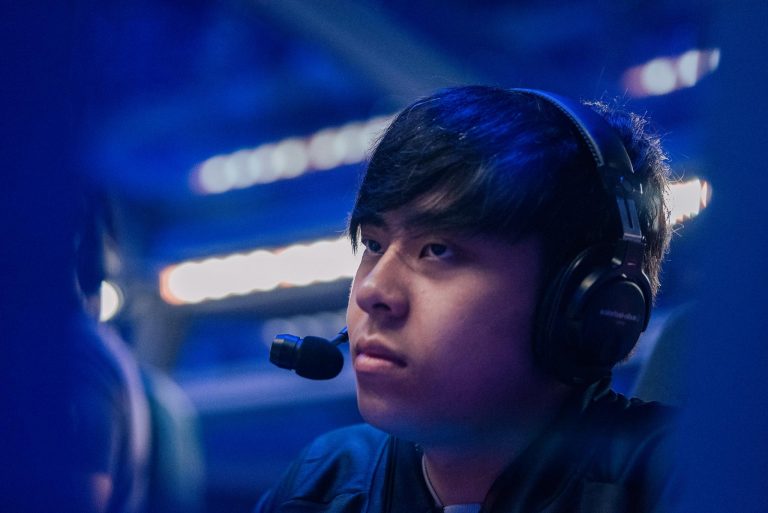 Ana står for Royal Never Give Up ved Dota 2 Arlington Major på grund af Ghosts visumproblemer