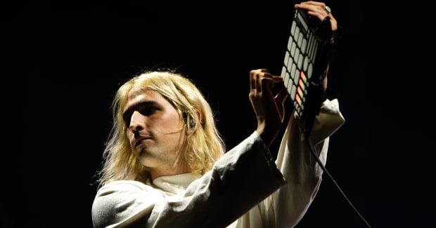 Porter Robinson dropper League of Legends Star Guardian 2022 Anthem, "Everything Goes On" - EDM.com