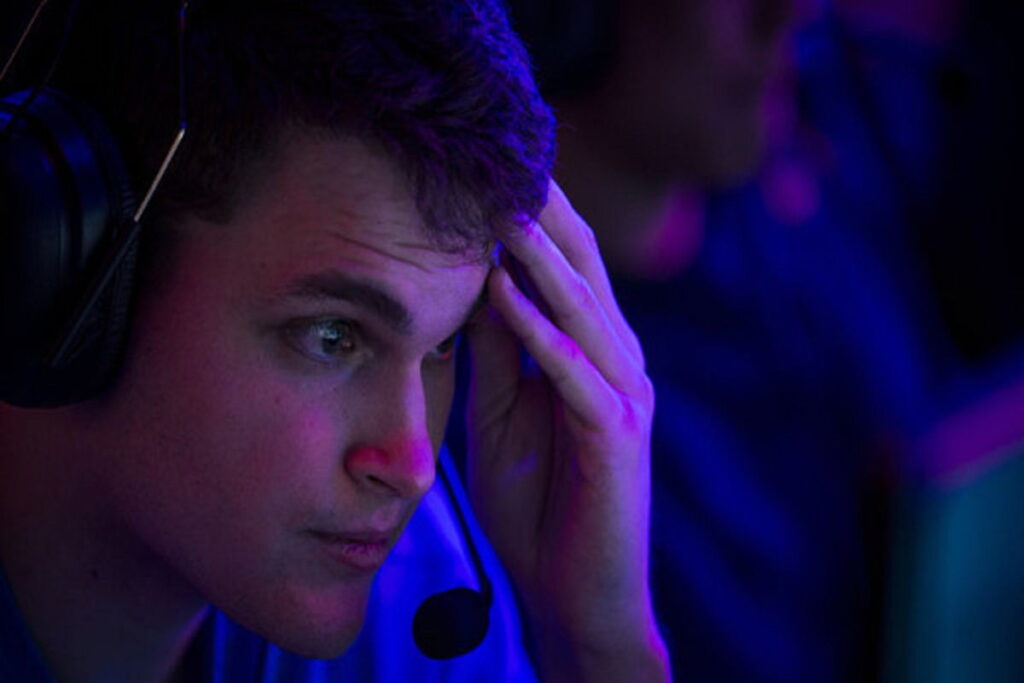 Denne Dota 2-streamer blev forbudt live på Twitch for smurfing