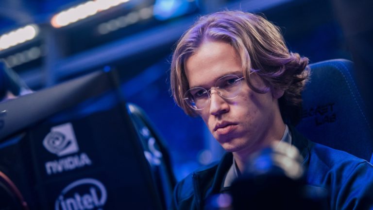 Topson planlægger at vende tilbage til konkurrencedygtige Dota 2, OG for at give ham mulighed for at underskrive et andet sted for TI 2022
