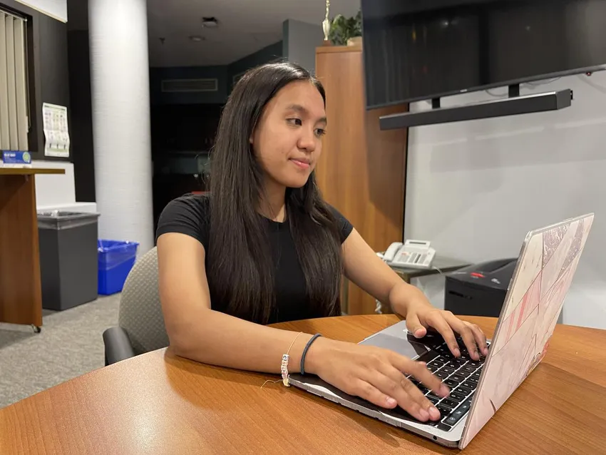 Stephanie De Castro, som går i klasse 12 på Senator O'Connor Catholic School, sagde, at eleverne ser frem til at vende tilbage til ting som skolerejser, dans og sport.
