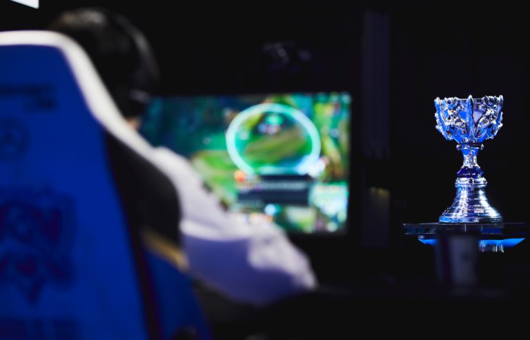 Har League of Legends Worlds dobbelt eliminering?