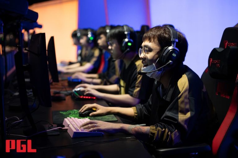 Royal Never Give Up krydstogt gennem kinesiske kvalifikationer til Dota 2's The International 2022