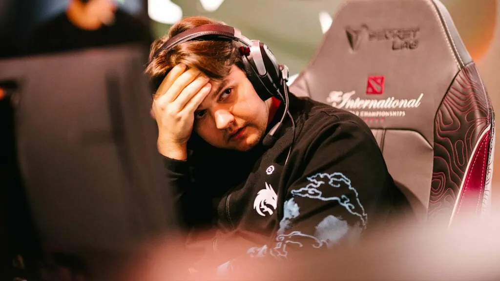 Hvorfor Dota 2-spillere vælger at blive skaldet - og dets indflydelse på The International Team Spirit Yatoro på TI11 Main Stage
