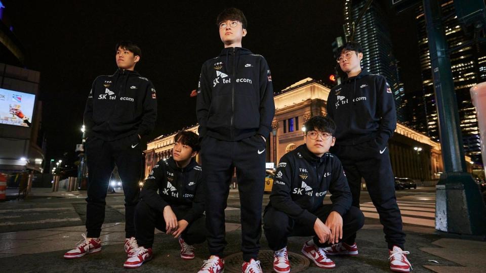 Indløsning til T1 efter at have fejet deres bitre rivaler med 3-0 ved kvartfinalen i Worlds 2022. (Foto: Riot Games)