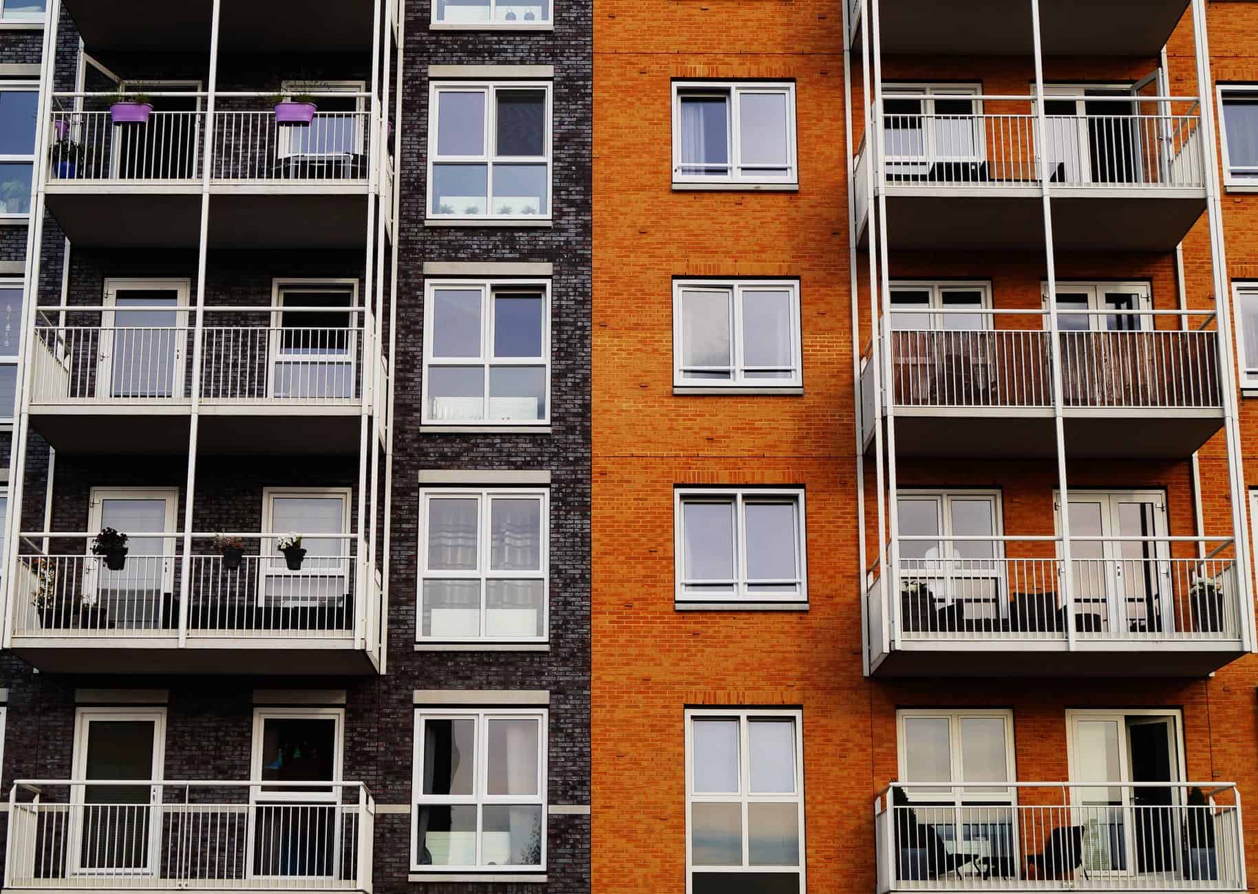 Brampton-lejlighedspriserne hopper næsten 20%, da GTA-boligsalget styrtdykker