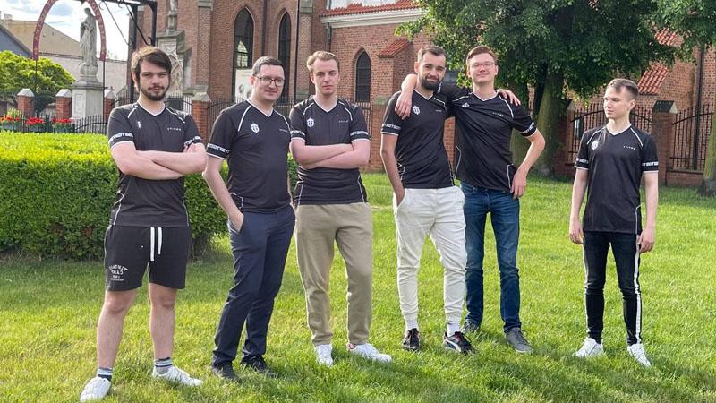 International 11 (TI11) Group Stage began, and as of the last day, all the preparations have been shattered. Each group has three players: a fan-friendly, middle-class and a dog lover. Unfortunately, Day 1 was a intense show of strength at Group B, and most pretournament expectations shattered. Update: We have two teams working to survive the event. He and the opponent will play a tiebreaker for a year. Ti11 Group Stagemore.