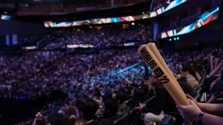 Et LoL Worlds 2022-hold leder efter en ny ejer forud for næste sæson