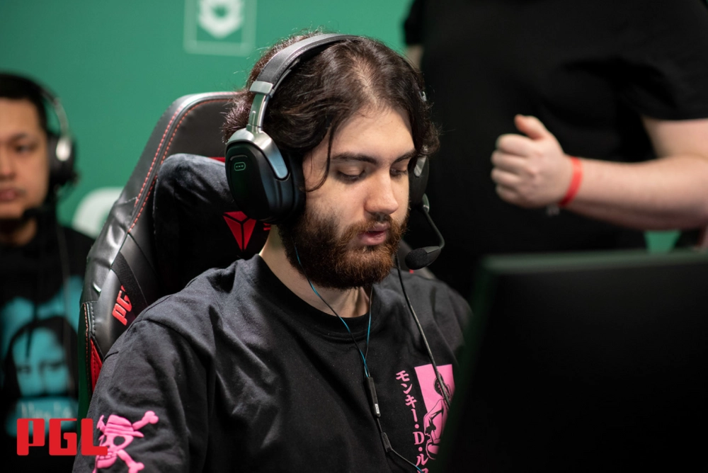 Jame kritiserer CSGO-teams for at bruge strategiark på majors