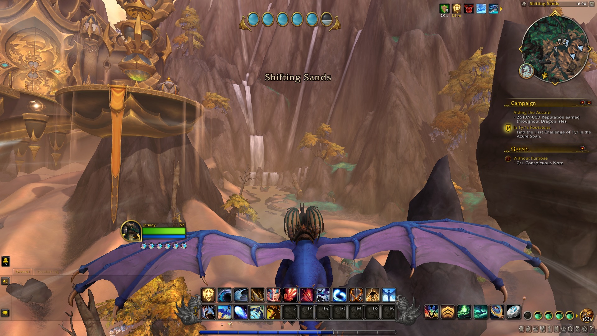 World of Warcraft Dragonflight Dracthyr rider på en drage gennem himlen