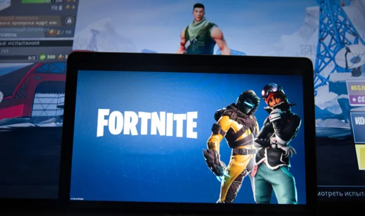 Forældre sagsøger episke spil for at gøre børn afhængige af 'Fortnite' • Hollywood låst op