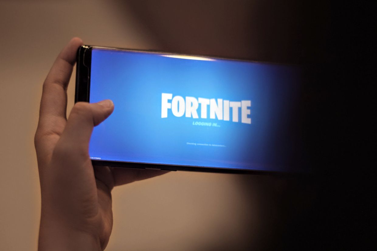 Mand mødte en 15-årig pige, mens han spillede Fortnite, og voldtog hende derefter, siger amerikanske politi