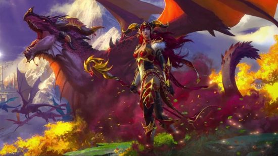 WoW Dragonflight Alexstrasza kunst tog over 30 timer, Blizzard sigerWoW Dragonflight Alexstrasza kunst tog over 30 timer, Blizzard siger: En dragekvinde med buede røde horn iført afslørende rød og guld rustning står foran en enorm rød drage i et grønt område