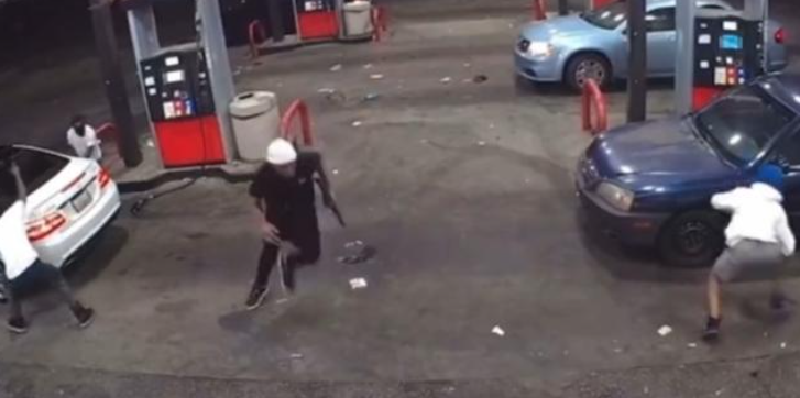 En tankstationsskyderi går viralt, da seerne sammenligner det med John Wicks og GTA ⋆ Somag News