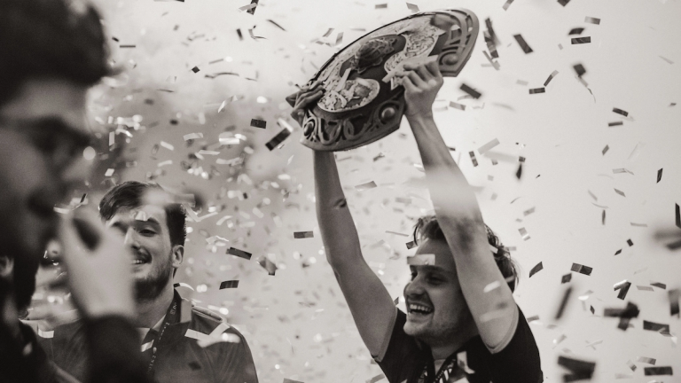 'Må have været, mens jeg sov': JerAx finder sig selv tilbage på OG's Dota 2-liste, selvom det hele var en illusion