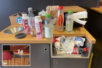 Inde i Storbritanniens 'VÆRSTE' Greggs med overfyldte skraldespande - men kunderne elsker det stadig