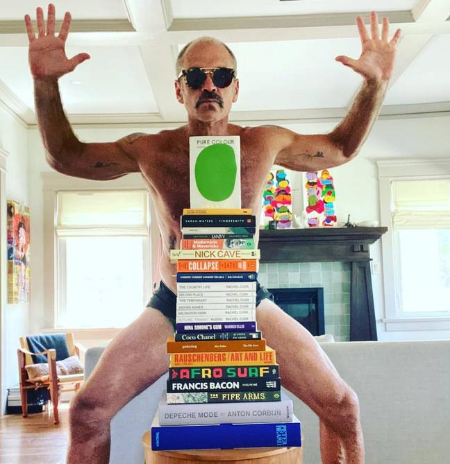 Steven Ogg ser ud til at gøre sit bedste arbejde i sine bukser.  Kredit: Instagram/@ogg_steven