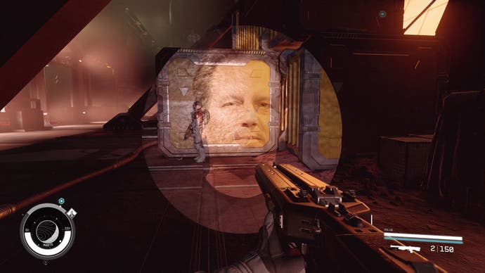 Phil Spencer i en Starfield-lommelygte