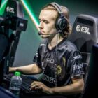 Quinn playing Dota 2 on stage at ESL One Kuala Lumpur with Gaimin Gladiators.