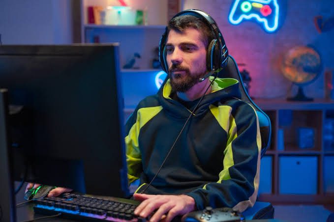 How to Earn Money Playing Counter-Strike:GO: A Guide to Selling Skins and Beyond