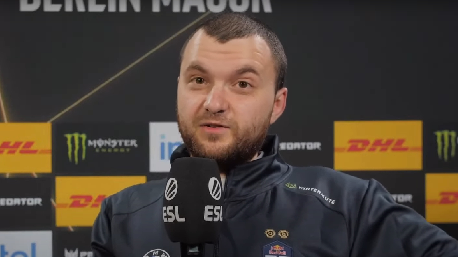 Top Dota 2 pro booted from team in the middle of a major event