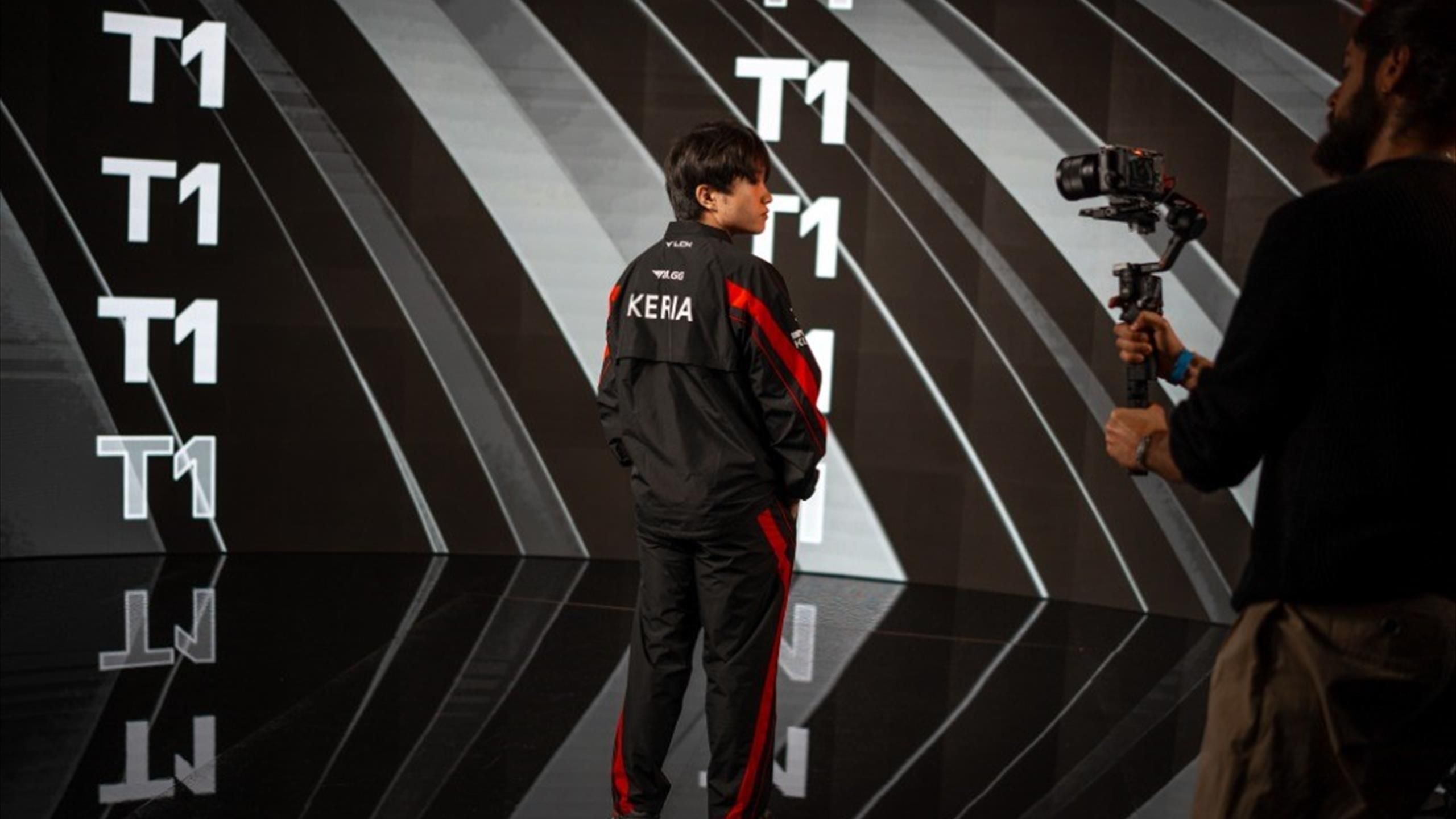 We share the results from the second day of the Esports World Cup, which saw the introduction of LoL and Dota 2!