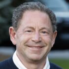Activision: Bobby Kotick begrunder salget til Microsoft med skuffende resultater. Bobby Kotick Claims Activision, Call of Duty, and Consoles Are Doing So Poorly It Proves He Was Right to Sell Activision Blizzard to Microsoft for $69 Billion
