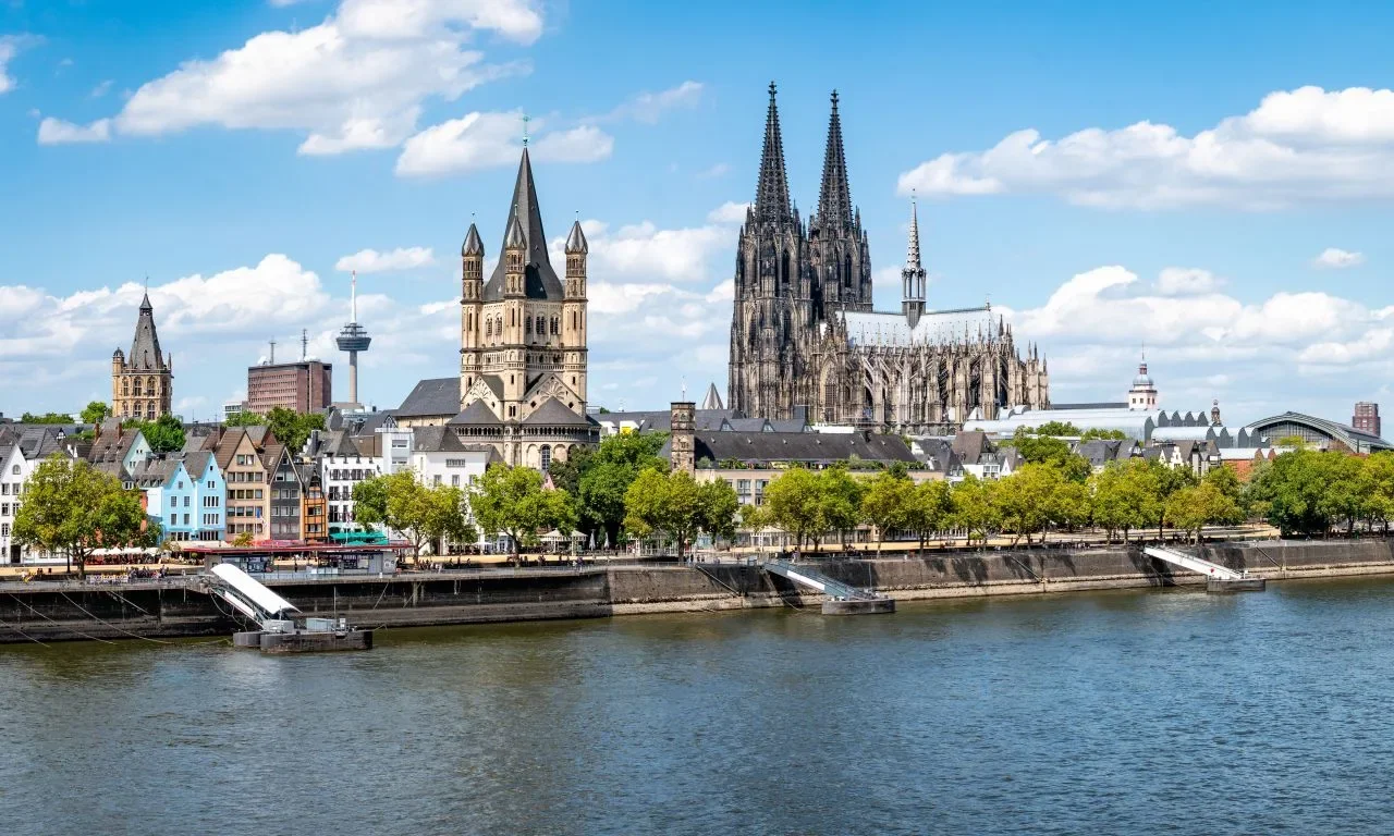 Top Global Offline Events and Travel Guide — Everyday Tourist