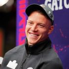 49ers: McCaffreys virale træning sætter gang i Call of Duty-jokes. 49ers News: Christian McCaffrey Viral Workout Sparks Call of Duty Jokes