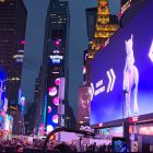 Pokémon Go: The Mewtwo-kontroversen på Times Square og dens lidenskabelige reaktioner. Pokemon Go's Times Square Mewtwo Controversy Explained