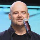 Rockstars Dan Houser: Studios skal opfylde efterspørgslen efter fysiske spil. Rockstar Co-Founder Dan Houser Says if People Want Physical Game Releases Then Companies Should Provide It